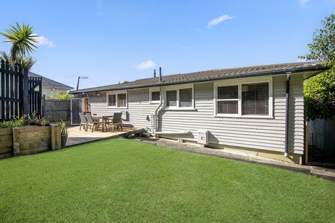 Photo of property in 186 Old Titirangi Road, Titirangi, Auckland, 0604