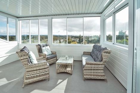 Photo of property in 84 Forest Lake Road, Forest Lake, Hamilton, 3200