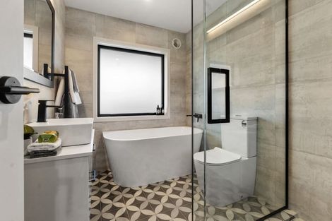 Photo of property in 4/20 Tui Glen Road, Birkenhead, Auckland, 0626