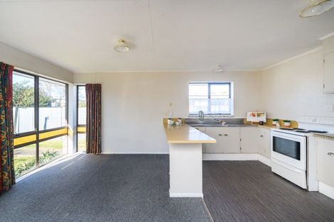 Photo of property in 19 Westmere Place, Takaro, Palmerston North, 4412