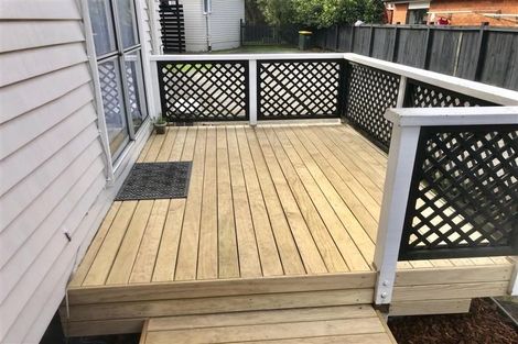 Photo of property in 2/17 West Hoe Road, Orewa, 0931