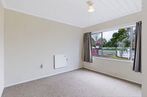 Photo of property in 12 Mills Street, Eltham, 4322
