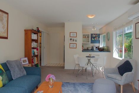 Photo of property in 2/40 Salford Street, Newlands, Wellington, 6037