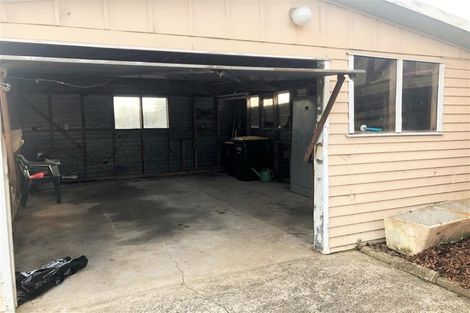 Photo of property in 11 Poto Street, Te Atatu South, Auckland, 0610