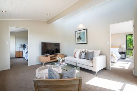 Photo of property in 72 Aberdeen Road, Campbells Bay, Auckland, 0620