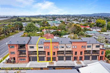 Photo of property in 500b Te Atatu Road, Te Atatu Peninsula, Auckland, 0610