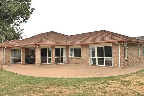 Photo of property in 5 Castlehill Court, Wattle Downs, Auckland, 2103