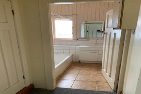 Photo of property in 33 Wattle Street, New Lynn, Auckland, 0600