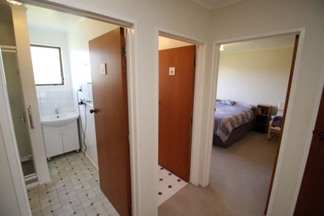 Photo of property in 2/10 Oxford Street, Marton, 4710