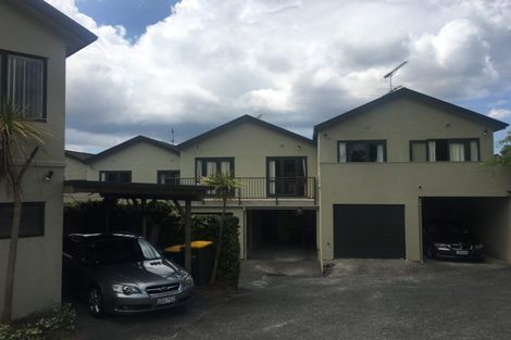 Photo of property in 14/3 Orwell Road, Greenhithe, Auckland, 0632