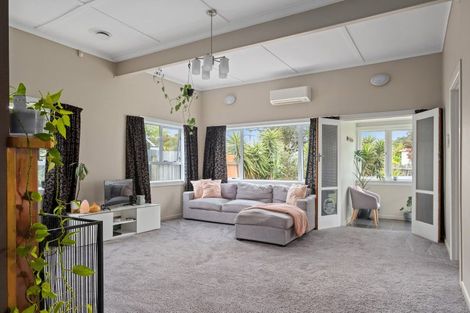 Photo of property in 1 Lyndhurst Street, Awapuni, Gisborne, 4010