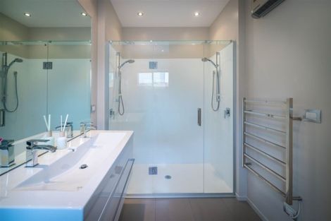 Photo of property in 8 Sovereign Gardens, Halswell, Christchurch, 8025