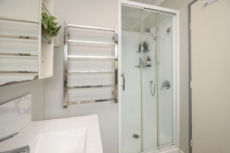 Photo of property in 83 Shamrock Street, Takaro, Palmerston North, 4412