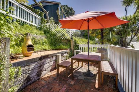 Photo of property in 6 Cameron Road, Bluff Hill, Napier, 4110