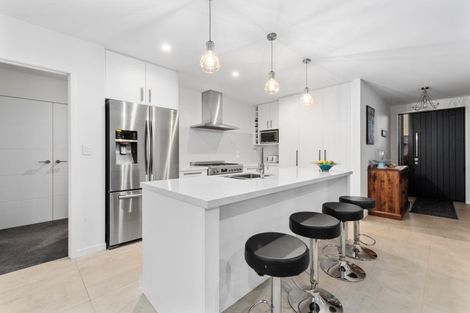 Photo of property in 77 Te Kio Crescent, Papamoa Beach, Papamoa, 3118