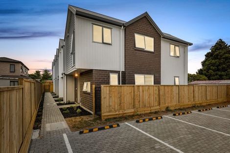 Photo of property in 3/51 Wharf Road, Te Atatu Peninsula, Auckland, 0610