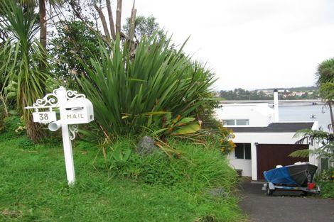 Photo of property in 38 Marae Road, Greenhithe, Auckland, 0632