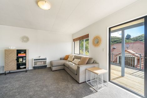 Photo of property in 1/150 Tirohanga Road, Tirohanga, Lower Hutt, 5010