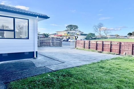 Photo of property in 27 Dissmeyer Drive, Clover Park, Auckland, 2019