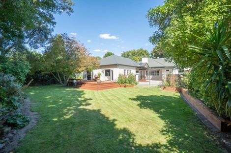 Photo of property in 26 Pahiatua Street, Hokowhitu, Palmerston North, 4410