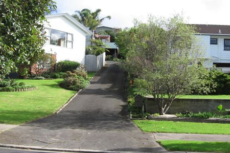 Photo of property in 77 William Bayes Place, Red Beach, 0932