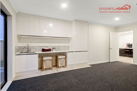 Photo of property in 19 Syd Grant Crescent, Orewa, 0931