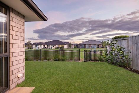 Photo of property in 44 Te Kio Crescent, Papamoa Beach, Papamoa, 3118