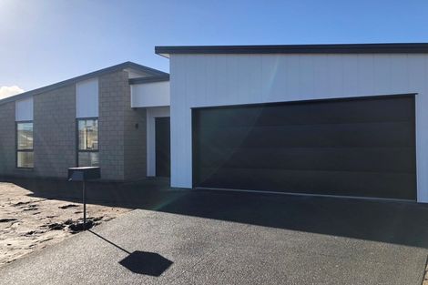 Photo of property in 35 Awataha Crescent, Pyes Pa, Tauranga, 3110