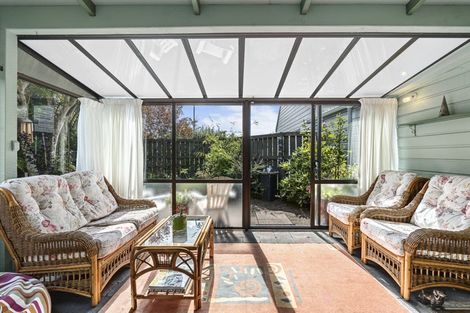 Photo of property in 9a Tamati Place, Merrilands, New Plymouth, 4312