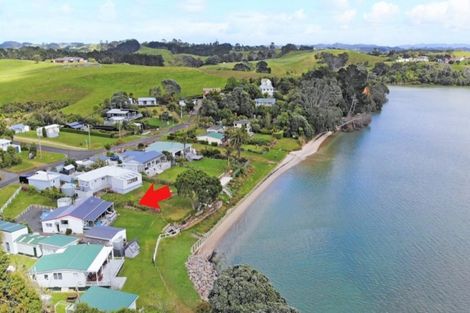 Photo of property in 22 Sergeant Road, Awhitu, Waiuku, 2684