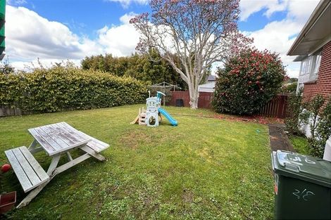 Photo of property in 2/8 Evelyn Place, Hillcrest, Auckland, 0627