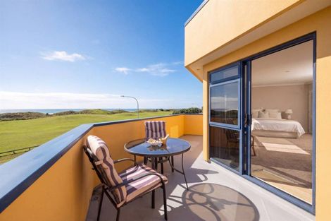 Photo of property in 1 Bermuda Drive, Papamoa Beach, Papamoa, 3118