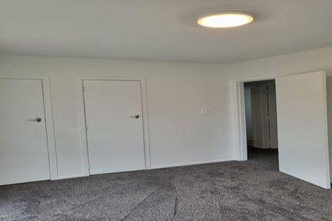 Photo of property in 4 Beazley Place, Glendene, Auckland, 0602