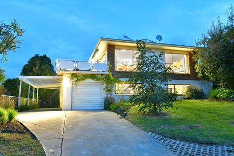 Photo of property in 9 Elgin Place, Red Beach, 0932
