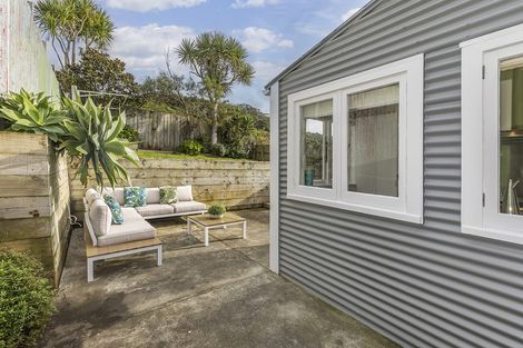 Photo of property in 9 Torquay Terrace, Newtown, Wellington, 6021