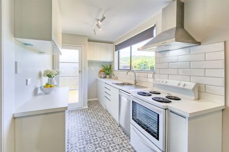 Photo of property in 1/21 Roband Crescent, Brown Owl, Upper Hutt, 5018