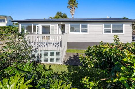 Photo of property in 18a Rishworth Avenue, Stanmore Bay, Whangaparaoa, 0932