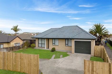 Photo of property in 13 Eroni Clarke Close, Flat Bush, Auckland, 2019