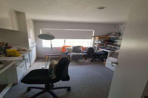 Photo of property in 52 Grenada Avenue, Forrest Hill, Auckland, 0620