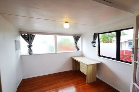 Photo of property in 1/88 Tirimoana Road, Te Atatu South, Auckland, 0602
