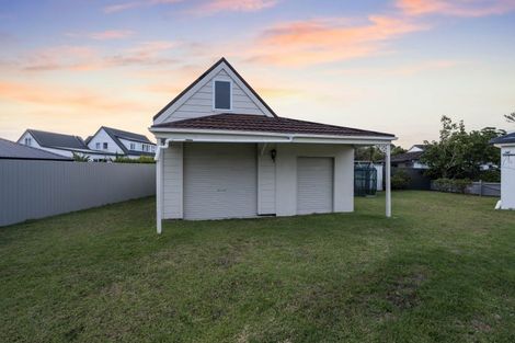 Photo of property in 5 Pohutukawa Road, Whenuapai, Auckland, 0618