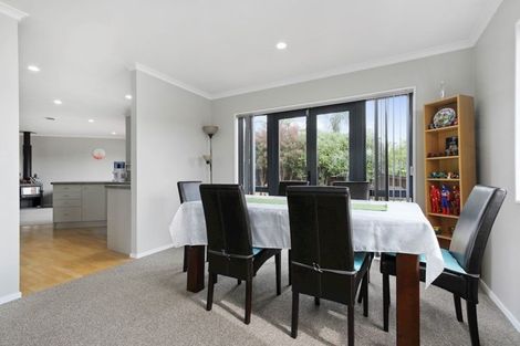 Photo of property in 16 Toledo Avenue, Henderson, Auckland, 0612