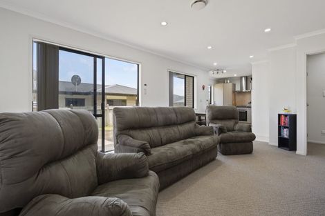 Photo of property in 12a Frederick Place, Whalers Gate, New Plymouth, 4310