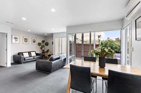 Photo of property in 2/18 Palatine Terrace, Huntsbury, Christchurch, 8022