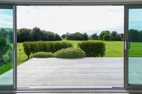 Photo of property in 59 Shoal Beach Road, Aramoana, Omakere, 4271