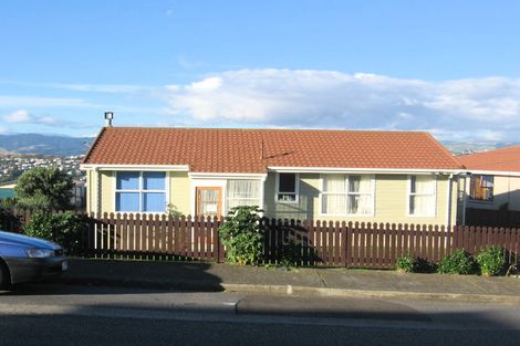 Photo of property in 82 Pikarere Street, Titahi Bay, Porirua, 5022