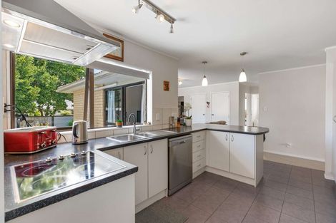 Photo of property in 12 Harbour Crest Drive, Waiuku, 2123