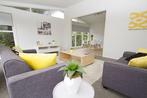 Photo of property in 13 Lantana Road, Green Bay, Auckland, 0604