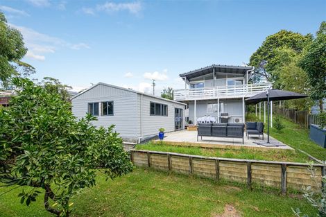 Photo of property in 100 Awaroa Road, Sunnyvale, Auckland, 0612