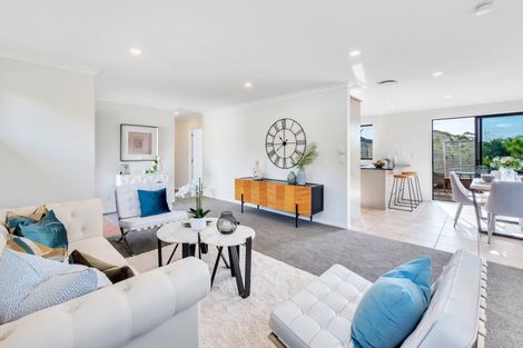 Photo of property in 35 English Oak Drive, Schnapper Rock, Auckland, 0632